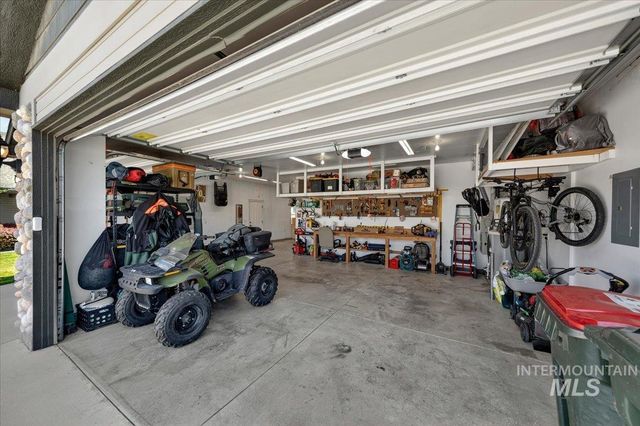 714 W Calderwood St, Meridian, ID 83642
