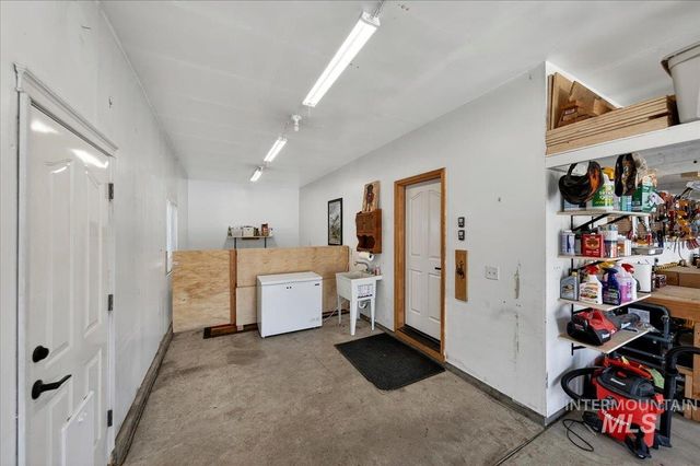 714 W Calderwood St, Meridian, ID 83642