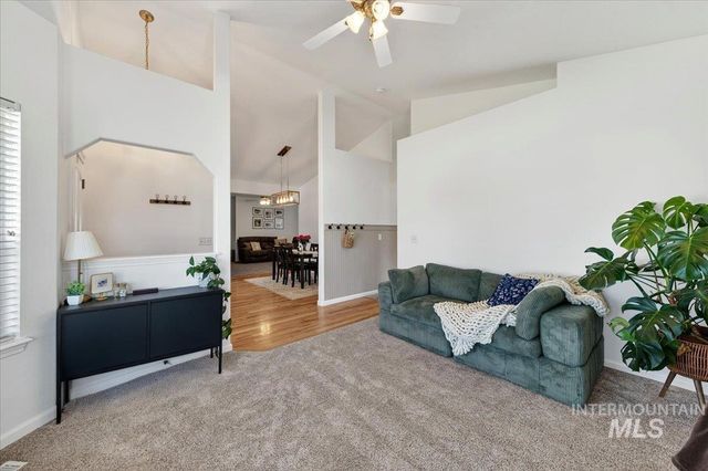 714 W Calderwood St, Meridian, ID 83642