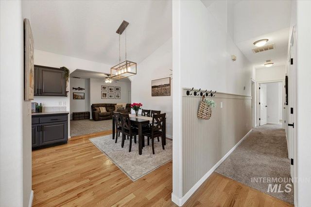 714 W Calderwood St, Meridian, ID 83642