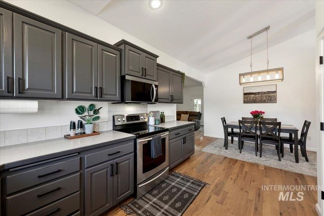 714 W Calderwood St, Meridian, ID 83642