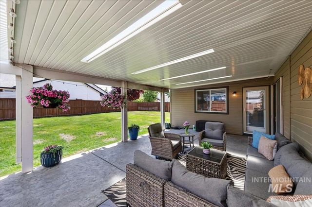 714 W Calderwood St, Meridian, ID 83642