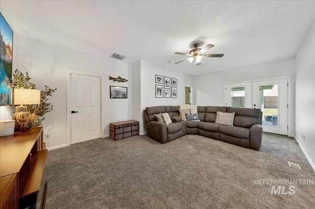714 W Calderwood St, Meridian, ID 83642
