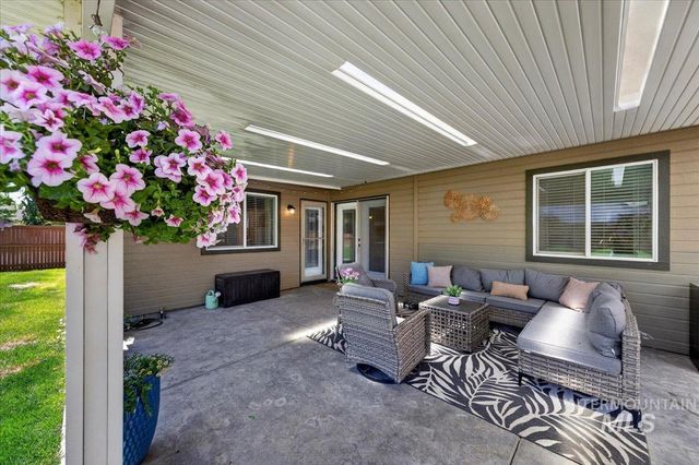 714 W Calderwood St, Meridian, ID 83642