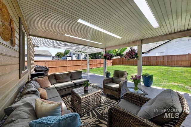 714 W Calderwood St, Meridian, ID 83642