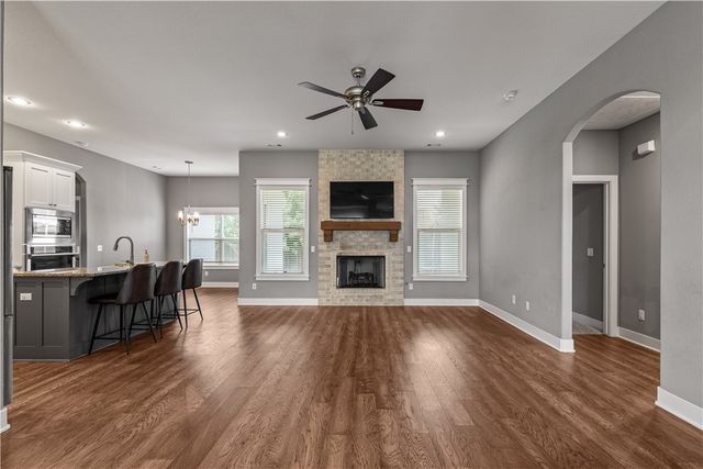 284 Ranalli Avenue, Tontitown, AR 72762
