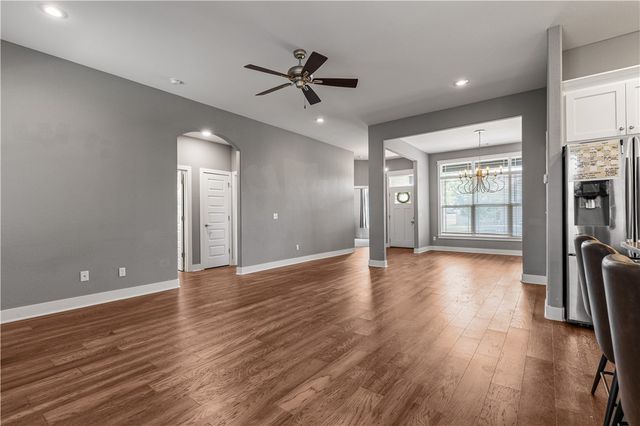284 Ranalli Avenue, Tontitown, AR 72762