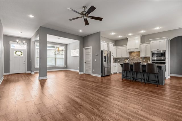 284 Ranalli Avenue, Tontitown, AR 72762