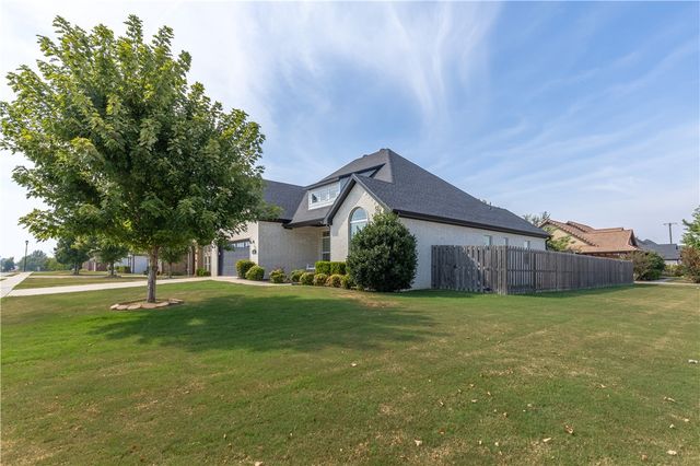 284 Ranalli Avenue, Tontitown, AR 72762