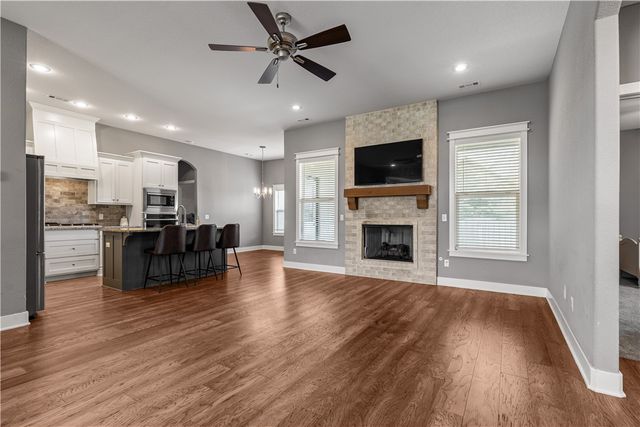 284 Ranalli Avenue, Tontitown, AR 72762