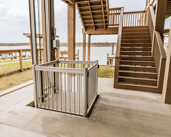 619 Private Road 675, Sargent, TX 77414