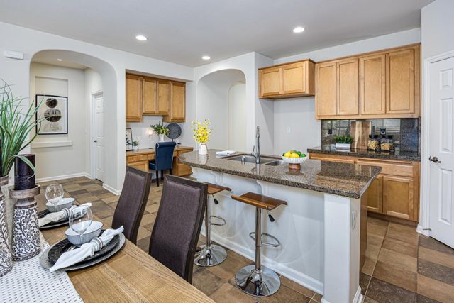 7146 Claremont Cir, Roseville, CA 95678