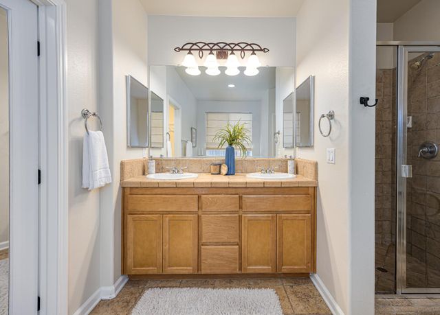7146 Claremont Cir, Roseville, CA 95678