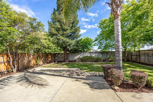 7146 Claremont Cir, Roseville, CA 95678
