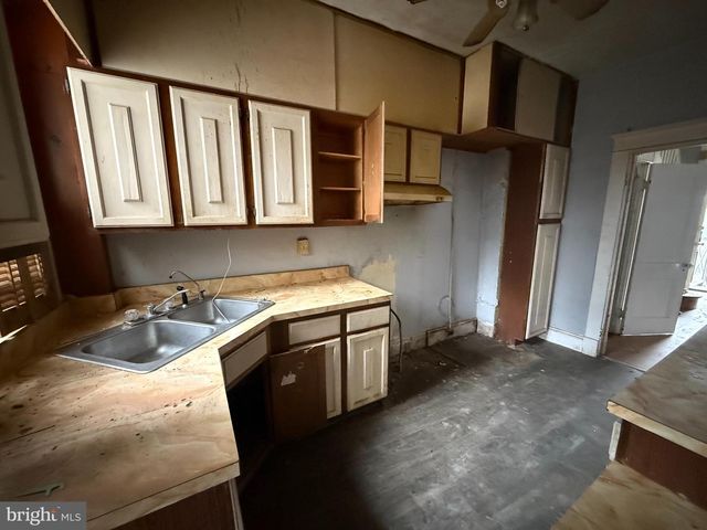 556 RADNOR AVE, Baltimore, MD 21212