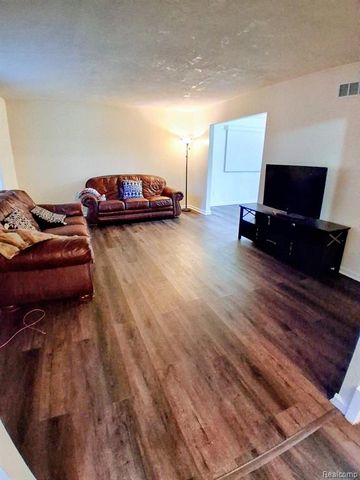 23884 Rutland Avenue, Southfield, MI 48075
