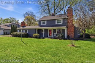 7441 Honeysuckle Road, West Bloomfield, MI 48324