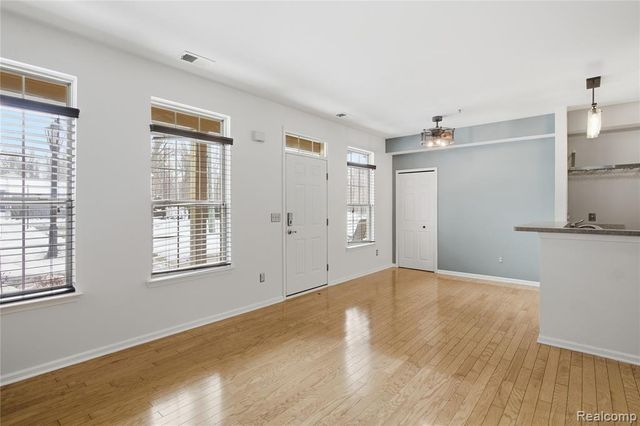 526 Red Oak Court, Walled Lake, MI 48390