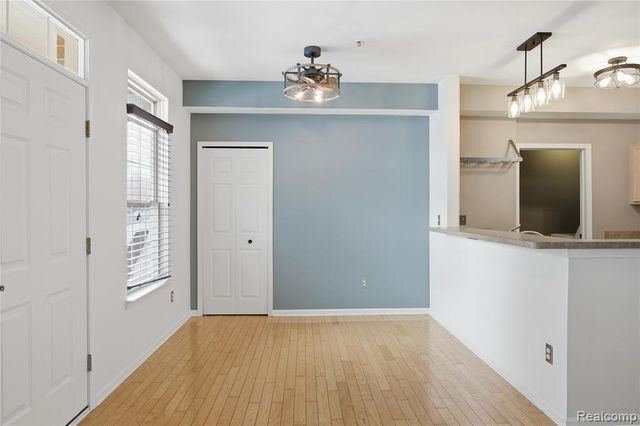 526 Red Oak Court, Walled Lake, MI 48390