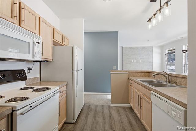 526 Red Oak Court, Walled Lake, MI 48390