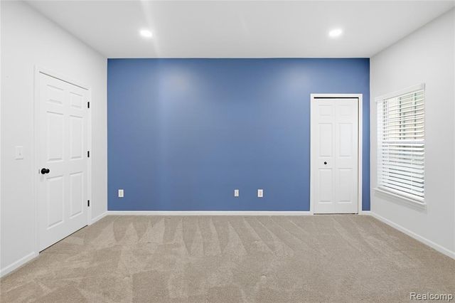 526 Red Oak Court, Walled Lake, MI 48390