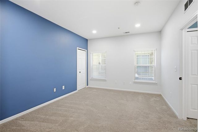 526 Red Oak Court, Walled Lake, MI 48390