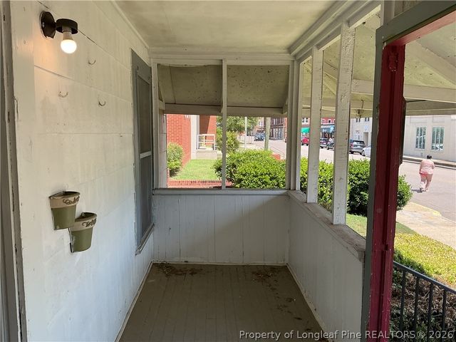 120 W Elwood Avenue, Raeford, NC 28376
