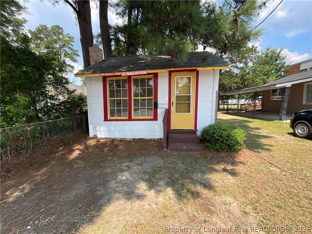 120 W Elwood Avenue, Raeford, NC 28376