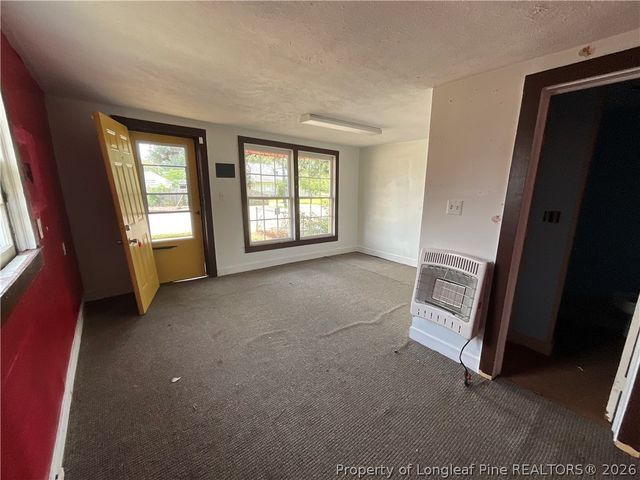 120 W Elwood Avenue, Raeford, NC 28376