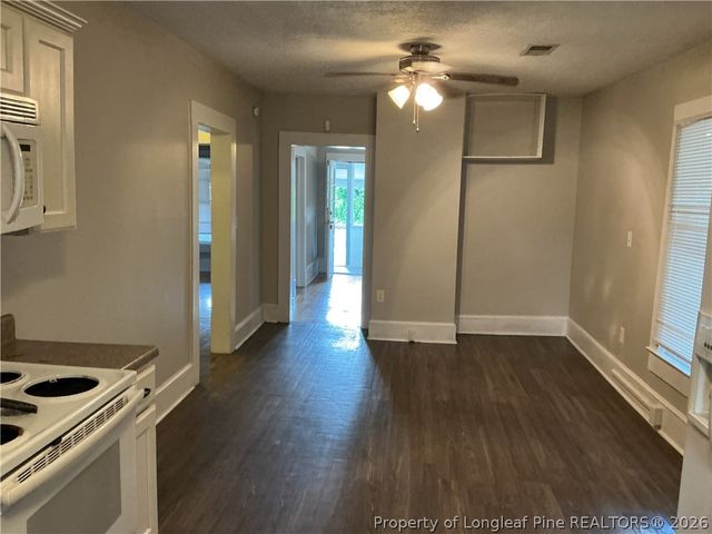 120 W Elwood Avenue, Raeford, NC 28376