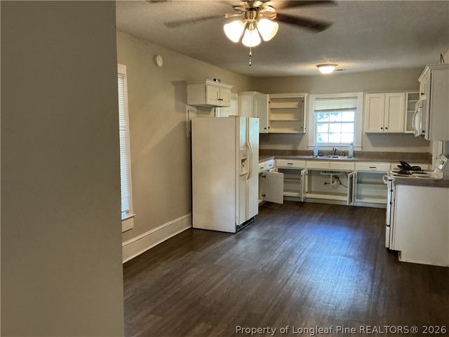 120 W Elwood Avenue, Raeford, NC 28376