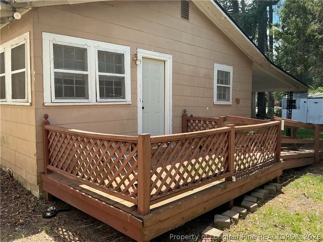 120 W Elwood Avenue, Raeford, NC 28376