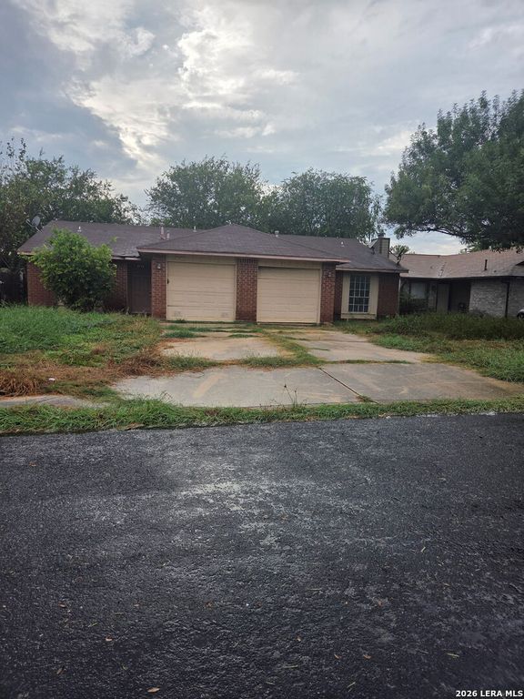 5711 Lochmoor, San Antonio, TX 78244