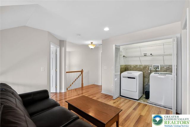 186 Oakmont Court, Williams Twp, PA 18042