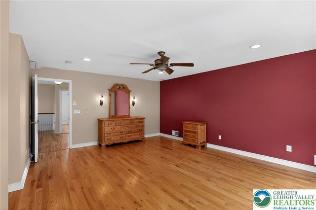 186 Oakmont Court, Williams Twp, PA 18042