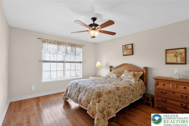 186 Oakmont Court, Williams Twp, PA 18042