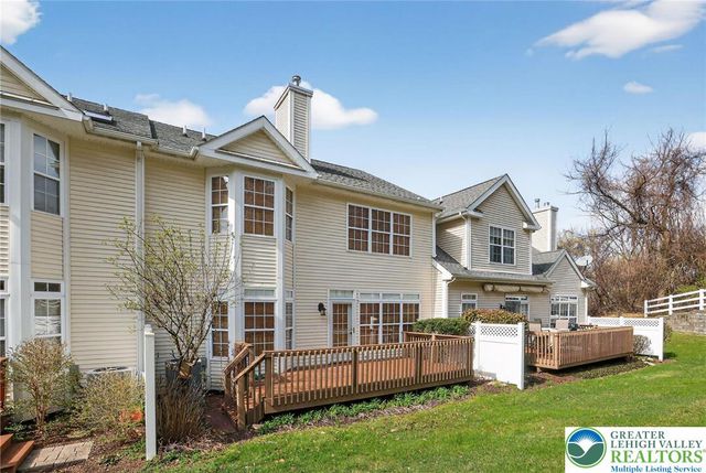 186 Oakmont Court, Williams Twp, PA 18042