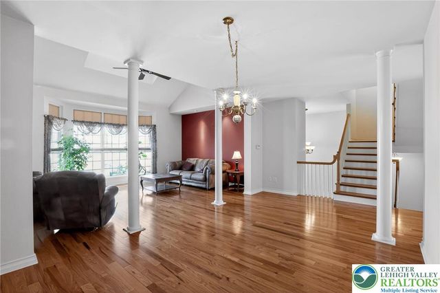186 Oakmont Court, Williams Twp, PA 18042