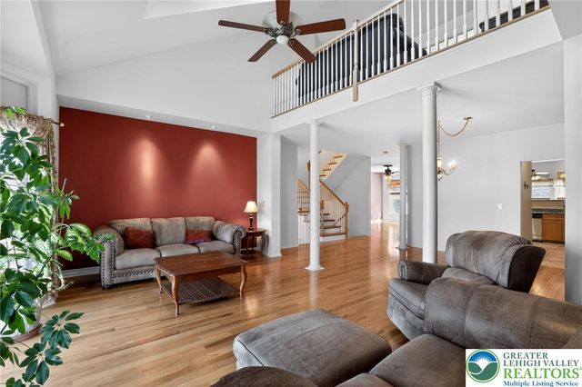 186 Oakmont Court, Williams Twp, PA 18042