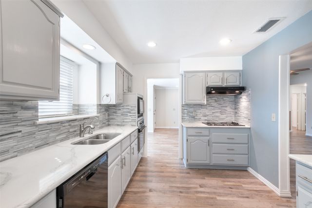 409 Doral Place, Garland, TX 75043