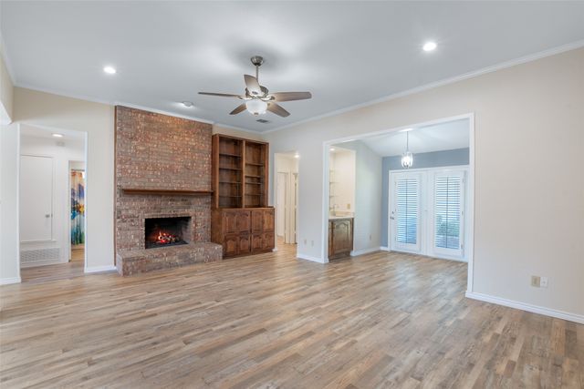 409 Doral Place, Garland, TX 75043