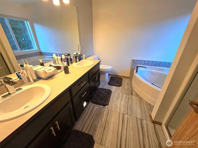 9001 174th Street Court E, Puyallup, WA 98375