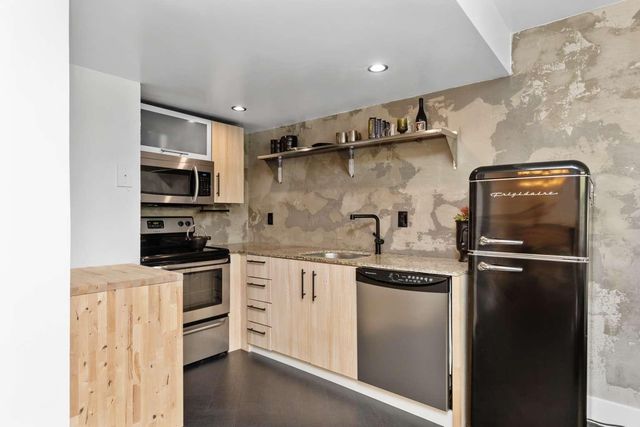 651 NE 60th St 22, Miami, FL 33137