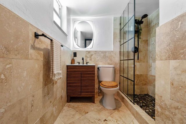 651 NE 60th St 22, Miami, FL 33137