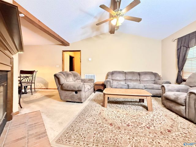 2010 Rosewood Drive NW, Huntsville, AL 35810
