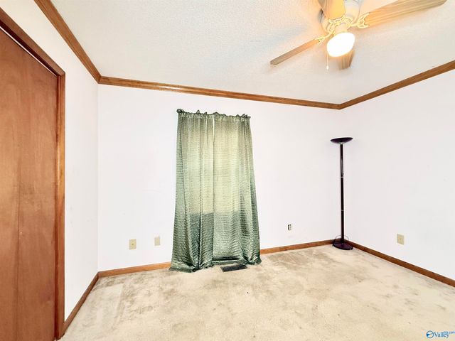 2010 Rosewood Drive NW, Huntsville, AL 35810