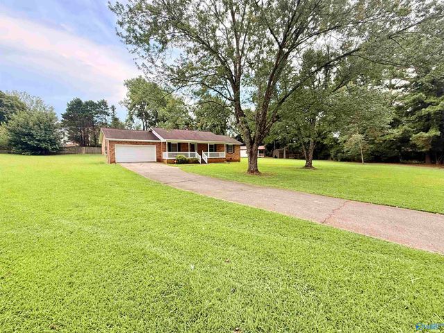 2010 Rosewood Drive NW, Huntsville, AL 35810