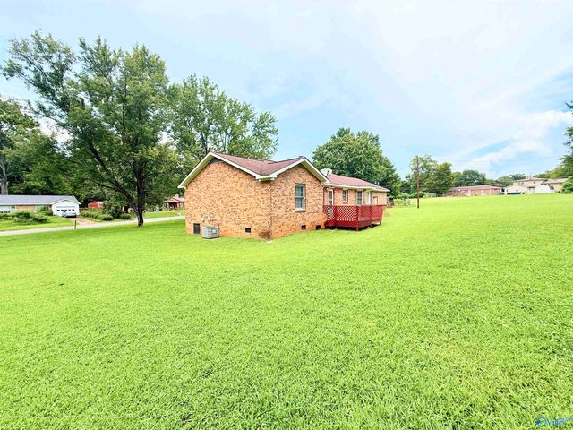 2010 Rosewood Drive NW, Huntsville, AL 35810