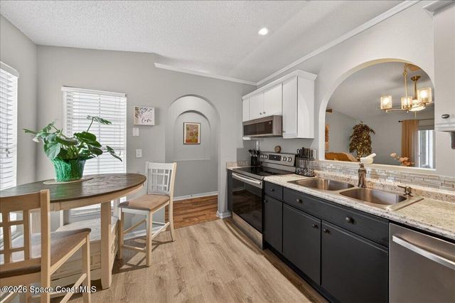 1576 Vista Lake Circle, Melbourne, FL 32904