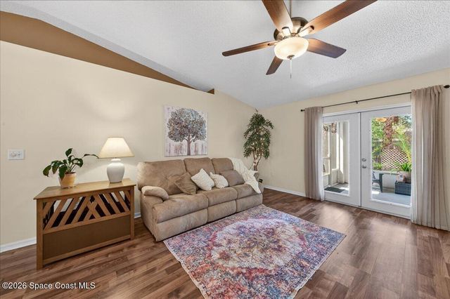 1576 Vista Lake Circle, Melbourne, FL 32904